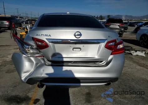2017 Nissan Altima 2.5 из США, поврежденный, VIN 1N4AL3AP8HC244147